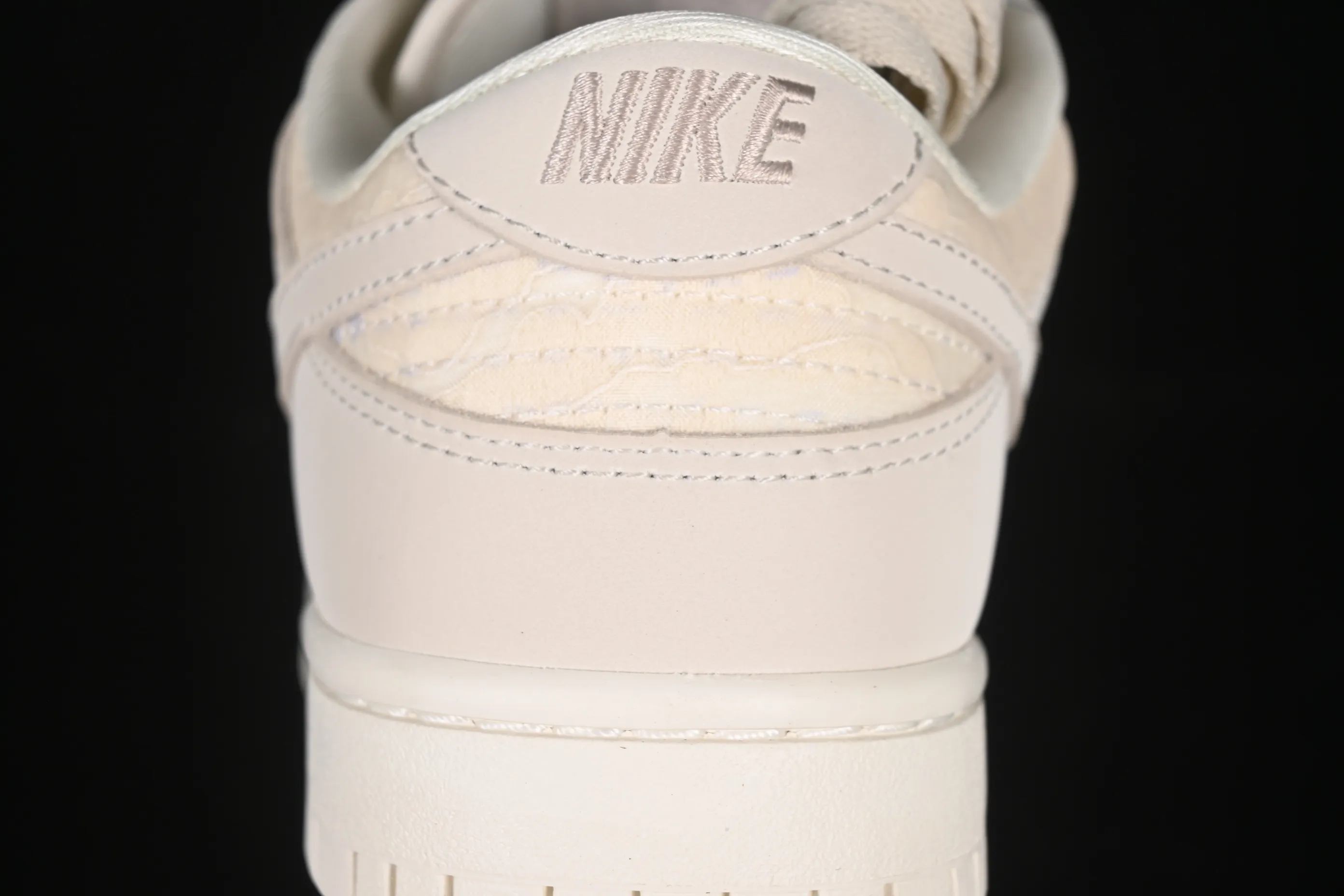 All Categories Nk SB Dunk Series Nk SB Dunk Low Low-top sneakers Nike SB Dunk Low "Light Orewood Brown" Hidden girl low-top casual sneakers HJ5870-100